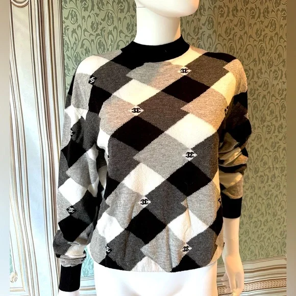 Chanel Argyle Pullover - Picture 1 of 13
